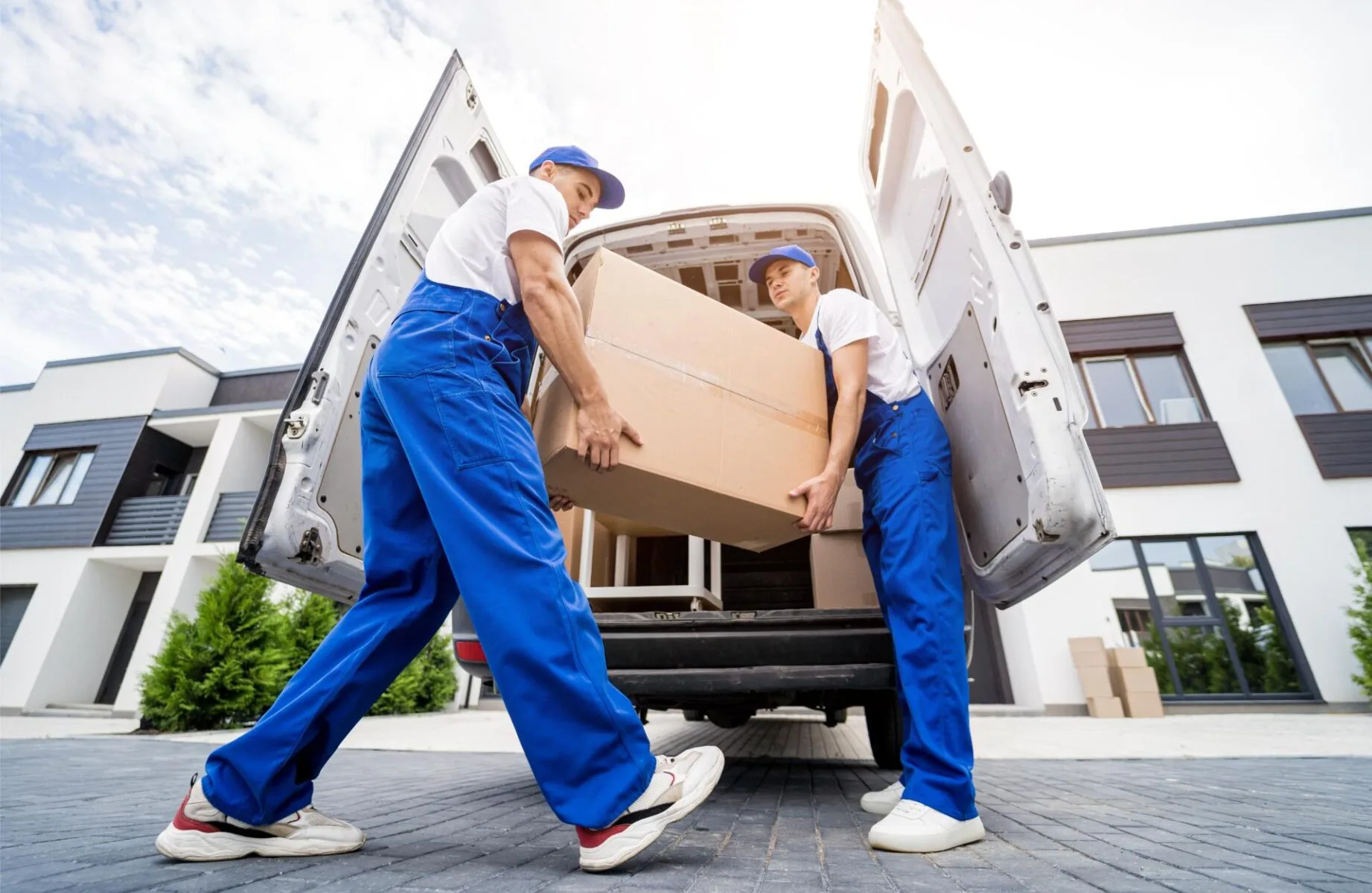 Költöztetés - Delivelox Logistcs Kft.